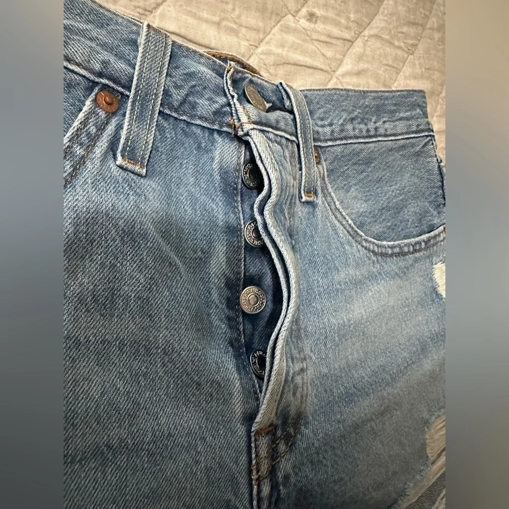 Levi 501 shorts NWOT - Picture 3 of 4